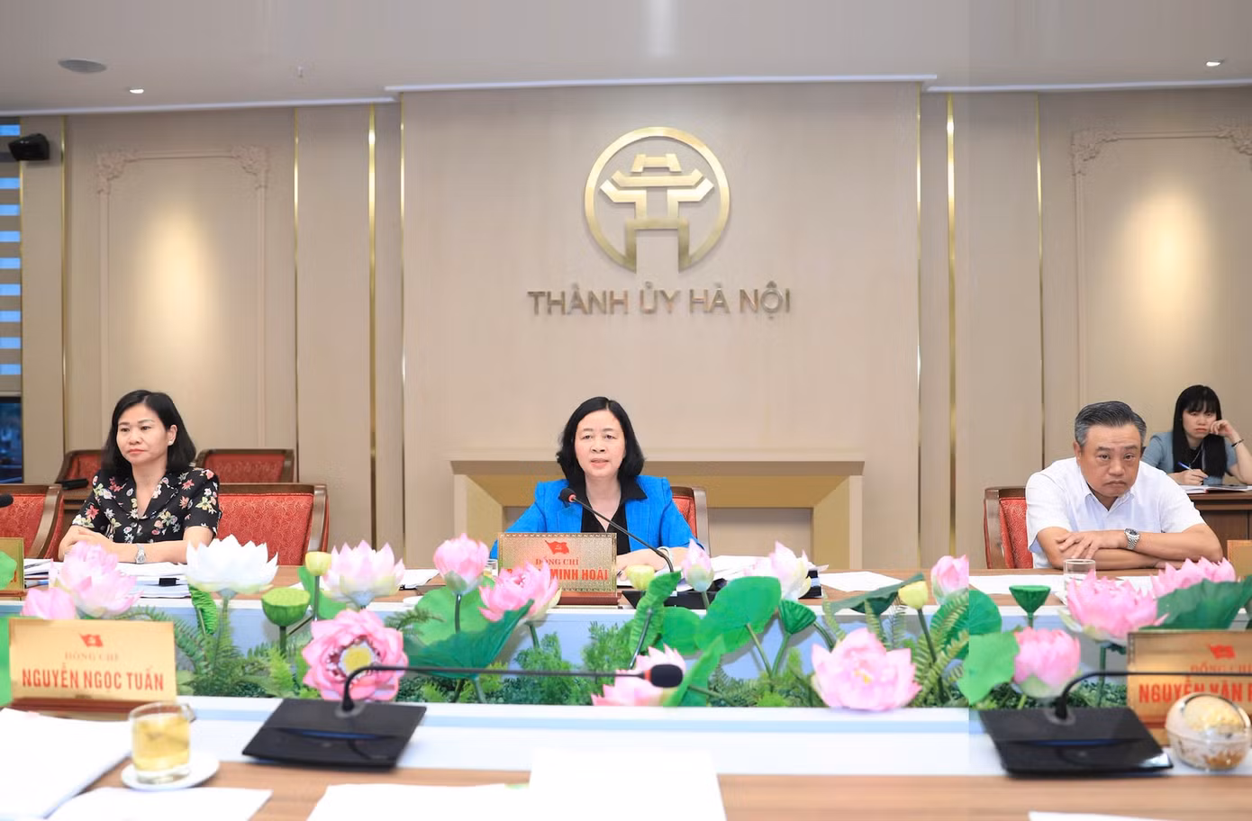 Bí thư Thành uỷ Hà Nội Bùi Thị Minh Hoài kết luận cuộc họp. Ảnh: Viết Thành.