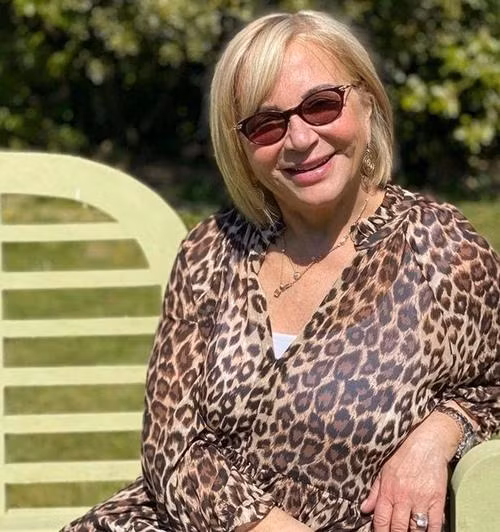 Bà Sally Morgan, người nổi tiếng với "lời tiên tri" về vụ tai nạn của Công nương Diana. Ảnh: Instagram. Bà Sally Morgan, người nổi tiếng với "lời tiên tri" về vụ tai nạn của Công nương Diana. Ảnh: Instagram.