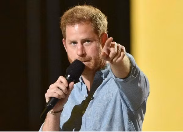 Harry gây bất ngờ khi lại không tiếc lời công kích gia đình mình. Ảnh: AFP/ Getty Images.