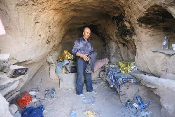 Bác chăn cừu Zhu Keming. Ảnh: STR.