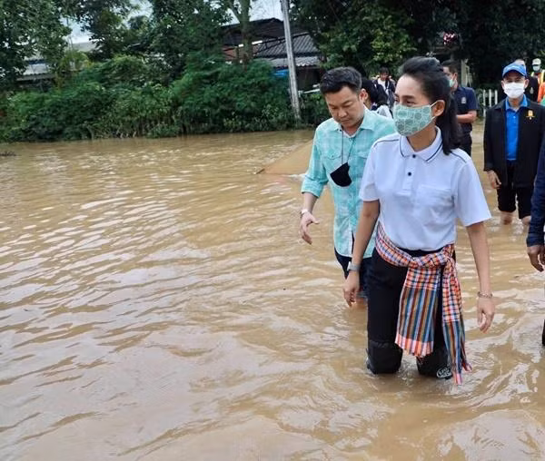 Cư dân mạng ở Thái Lan cho rằng, đây mới là bức ảnh gốc. Ảnh: Facebook.