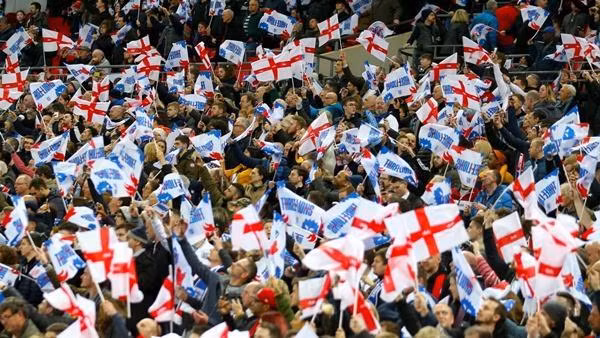 Các fan của đội tuyển Anh luôn rất cuồng nhiệt. Ảnh: Sky Sports.