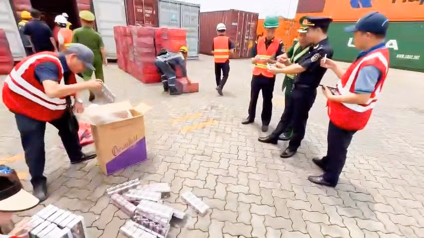 Các thương hiệu thuốc lá được che giấu tinh vi. Các thương hiệu thuốc lá được che giấu tinh vi.