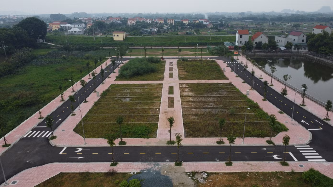 Khu đất đấu giá xứ đồng Lòng Khúc, xã Tiền Yên (huyện Hoài Đức, Hà Nội) chuẩn bị được đưa ra đấu giá tiếp. Khu đất đấu giá xứ đồng Lòng Khúc, xã Tiền Yên (huyện Hoài Đức, Hà Nội) chuẩn bị được đưa ra đấu giá tiếp.