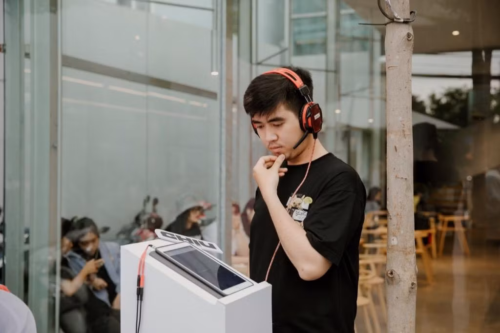 Người hâm mộ nghe thử teaser audio ca khúc Có Chơi Có Chịu.
