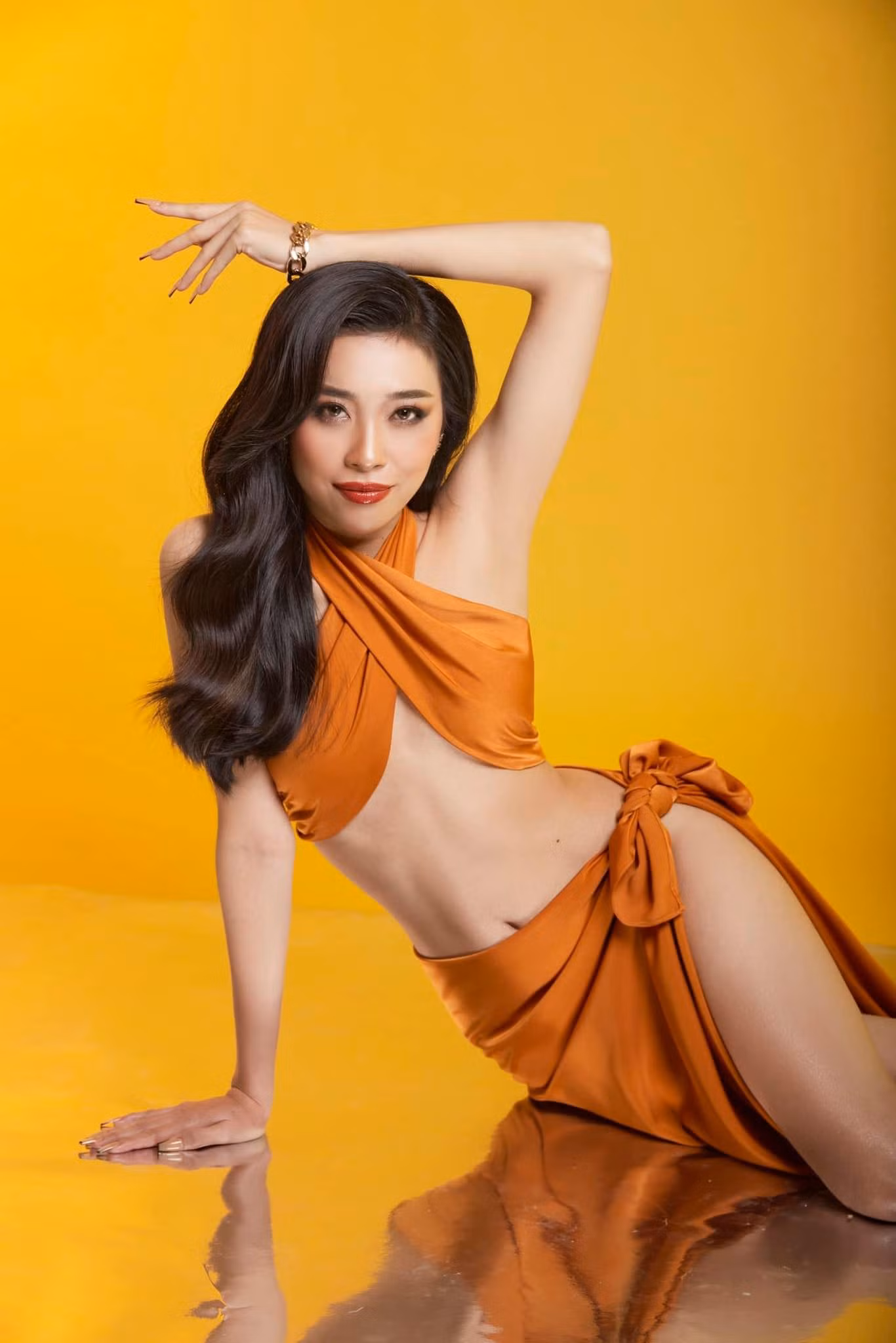 Người đẹp đến từ Bình Dương sở hữu vóc dáng cao ráo, vòng eo thon