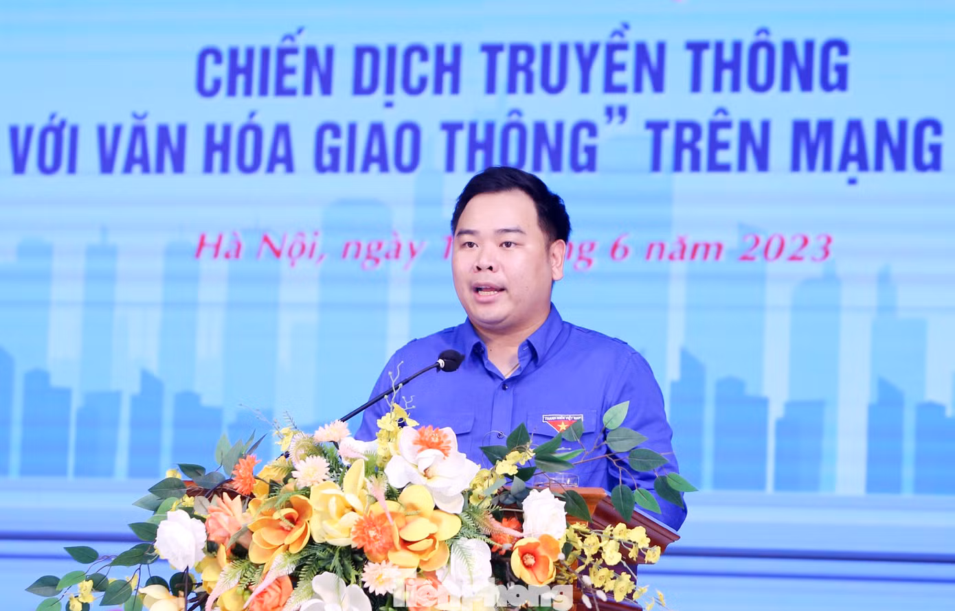 Anh Nguyễn Xuân Hiếu - Ủy viên Ban Chấp hành T.Ư Đoàn, Phó Trưởng Ban Đoàn kết tập hợp thanh niên T.Ư Đoàn, Ủy viên Thường trực Đoàn Chủ tịch Ủy ban T.Ư Hội LHTN Việt Nam phát biểu tại chương trình. Ảnh: Lâm Đăng Hải