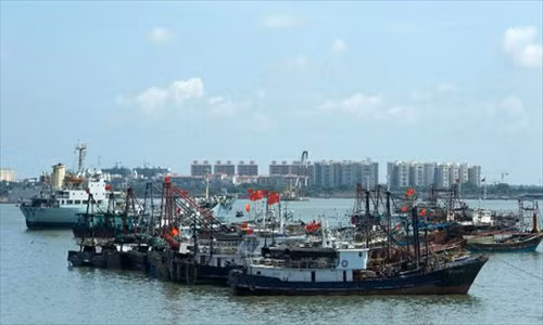 Theo dự kiến, hàng chục tàu cá của Trung Quốc sẽ hoạt động ở ngư trường quần đảo Trường Sa trong khoảng 40 ngày. Đây là đợt kéo tàu đông nhất từ đầu năm tới nay 