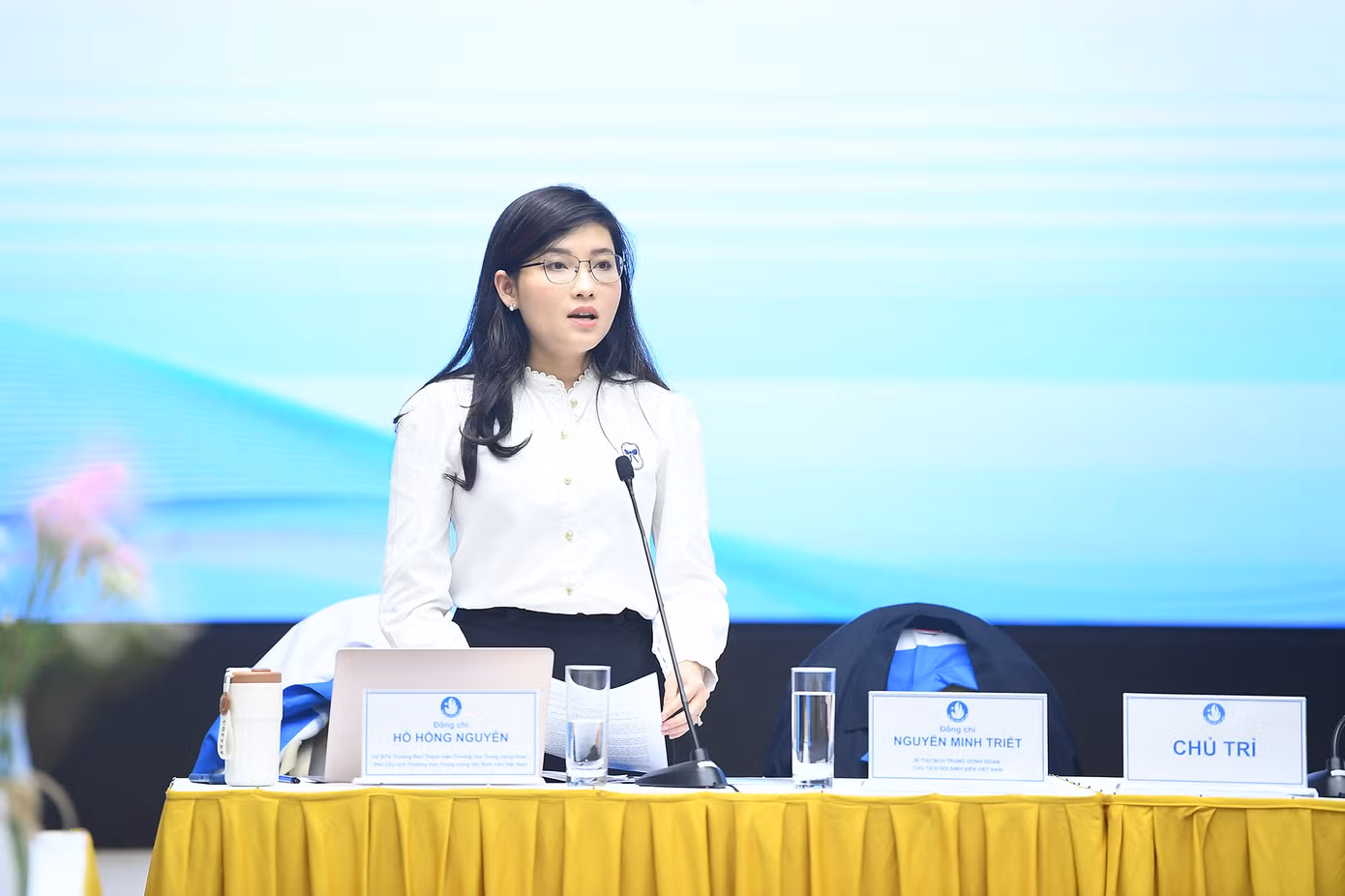 Chị Hồ Hồng Nguyên - Trưởng Ban Thanh niên trường học, T.Ư Đoàn, Phó Chủ tịch thường trực T.Ư Hội Sinh viên Việt Nam phát biểu kết luận Hội nghị.