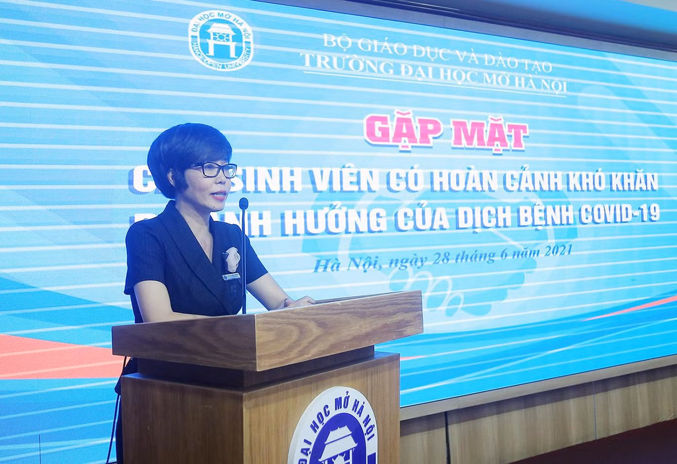 Tiến sĩ Nguyễn Minh Phương – Phó Hiệu trưởng phát biểu.