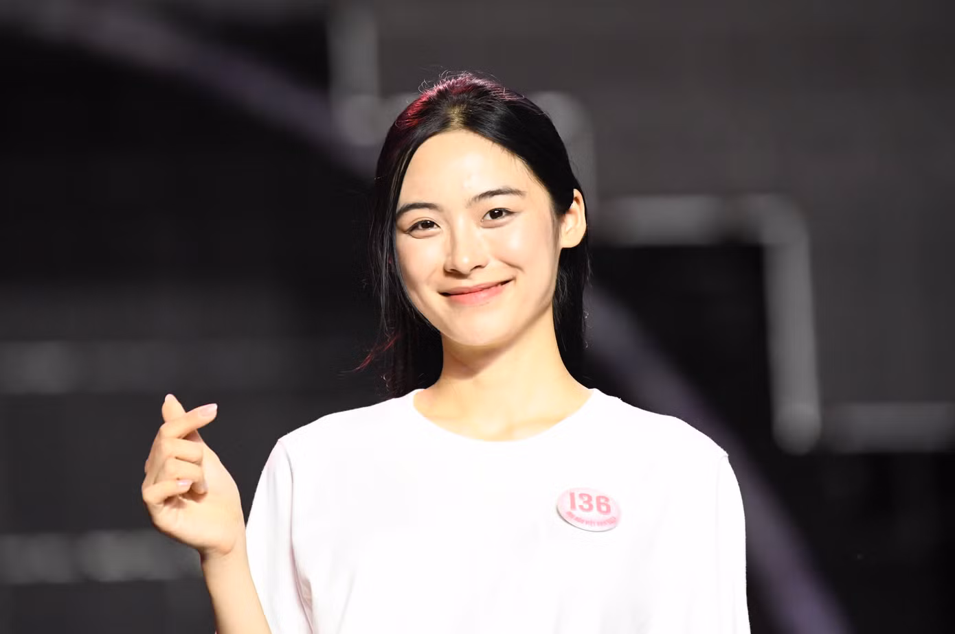 Đại diện Ban tổ chức cho biết: “Việc khớp sân khấu trên mặt nước là một thử thách không nhỏ. Tuy nhiên, các thí sinh thích nghi nhanh, giữ được nhịp trình diễn ổn định. Điều này tạo thêm sự hứng khởi cho đêm chung kết sắp tới”.