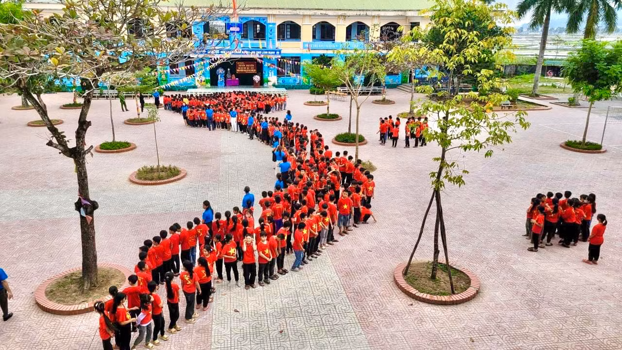 Cuộc vận động "Tự hào một dải non sông" được triển khai rộng khắp trên toàn quốc, ở tất cả các cấp bộ Đoàn, Hội, Đội trong và ngoài nước. Thông qua việc sử dụng bản đồ Việt Nam tại các không gian học tập, làm việc và sinh hoạt cộng đồng của thanh thiếu nhi và người dân Việt Nam; góp phần nâng cao ý thức về chủ quyền quốc gia, dân tộc.
