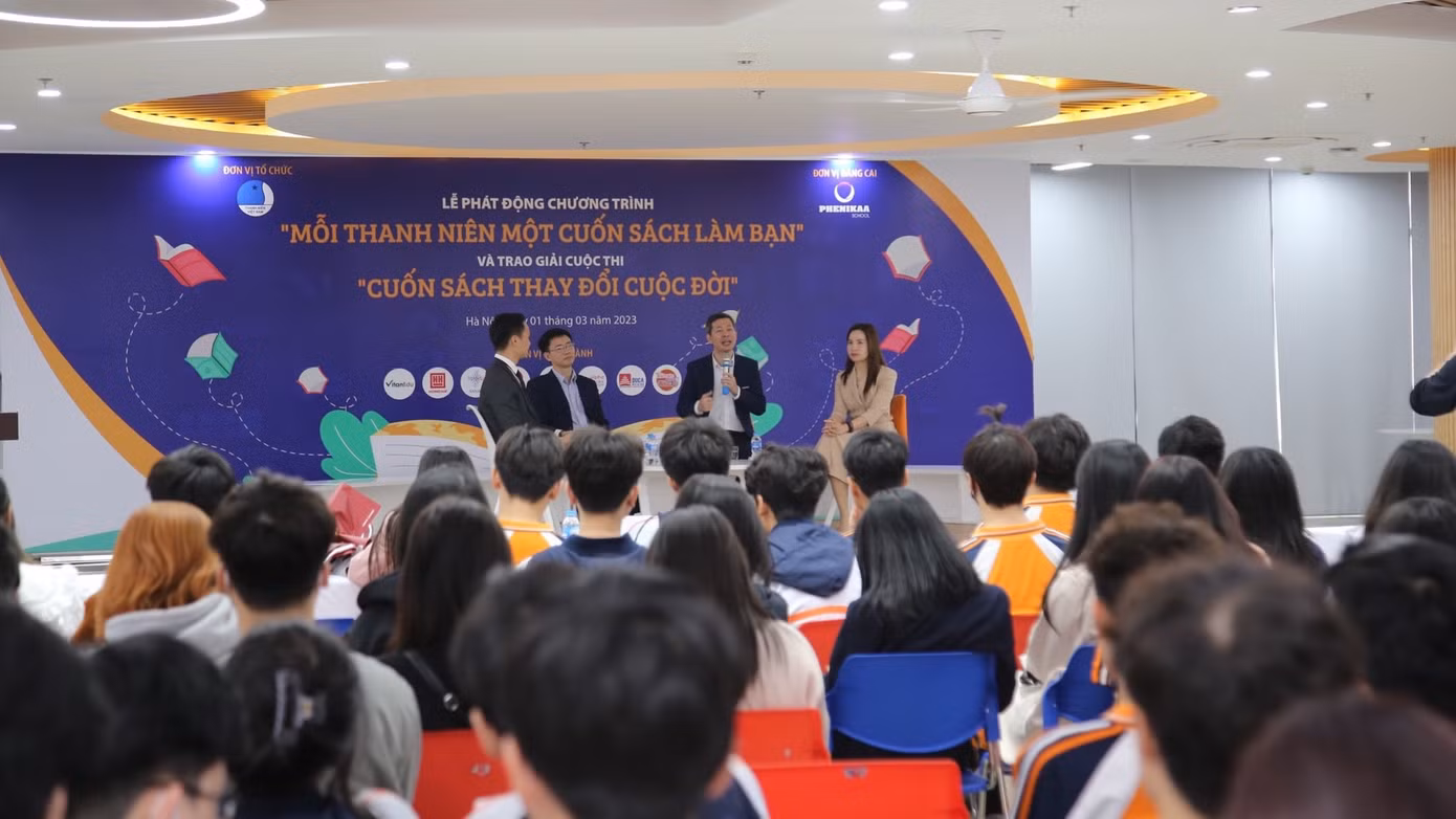 Các diễn giả tham gia toạ đàm tại chương trình.