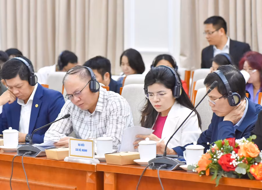Các chuyên gia tại Hội thảo. Ảnh: MOET