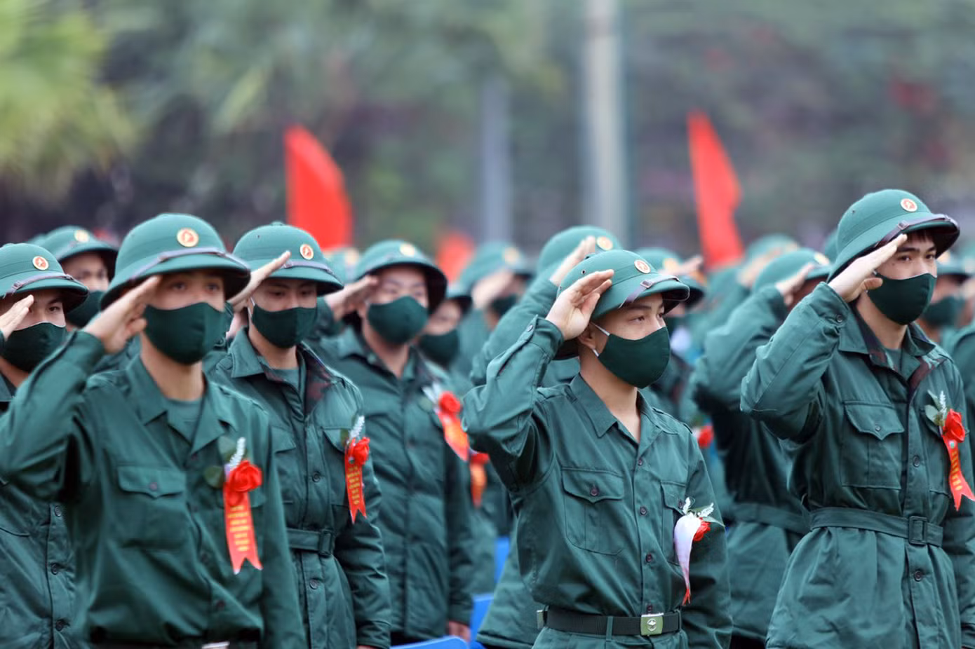 Hàng trăm tân binh huyện Ba Vì lên đường nhập ngũ sáng ngày 6/2/2023. Ảnh: NGỌC TÚ Hàng trăm tân binh huyện Ba Vì lên đường nhập ngũ sáng ngày 6/2/2023. Ảnh: NGỌC TÚ