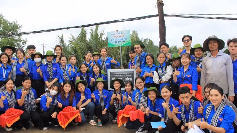 Các hoạt động nổi bật của các chiến sĩ tình nguyện 'Mùa Hè Xanh' trường ĐH Thủ Dầu Một. Các hoạt động nổi bật của các chiến sĩ tình nguyện 'Mùa Hè Xanh' trường ĐH Thủ Dầu Một.