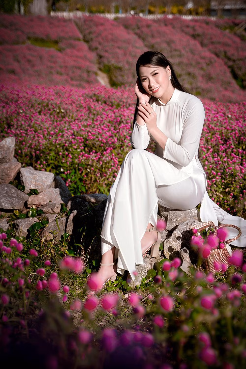 Cô nàng quan niệm: “Trang phục truyền thống của mỗi quốc gia đều ẩn chứa những tinh hoa văn hóa đặc sắc, khơi gợi cảm xúc, mong muốn khám phá của khách du lịch khi đặt chân đến một đất nước. Hàn Quốc có Hanbok, Nhật Bản có Kimono... Việt Nam có tà Áo dài duyên dáng, là đại diện cho người phụ nữ Việt Nam dịu dàng, e ấp... nhưng lại ẩn chứa nét đẹp yêu kiều, tràn đầy sức sống!”. Qua bộ ảnh Thanh Kem mong muốn lan toả vẻ đẹp và văn hoá của con người Việt Nam đến với mọi người. “Sau khi chia sẻ bộ ảnh này thì mình được nhiều lời khen từ tất cả mọi người là đẹp, duyên dáng và cuốn hút!”, Phương Thanh chia sẻ.