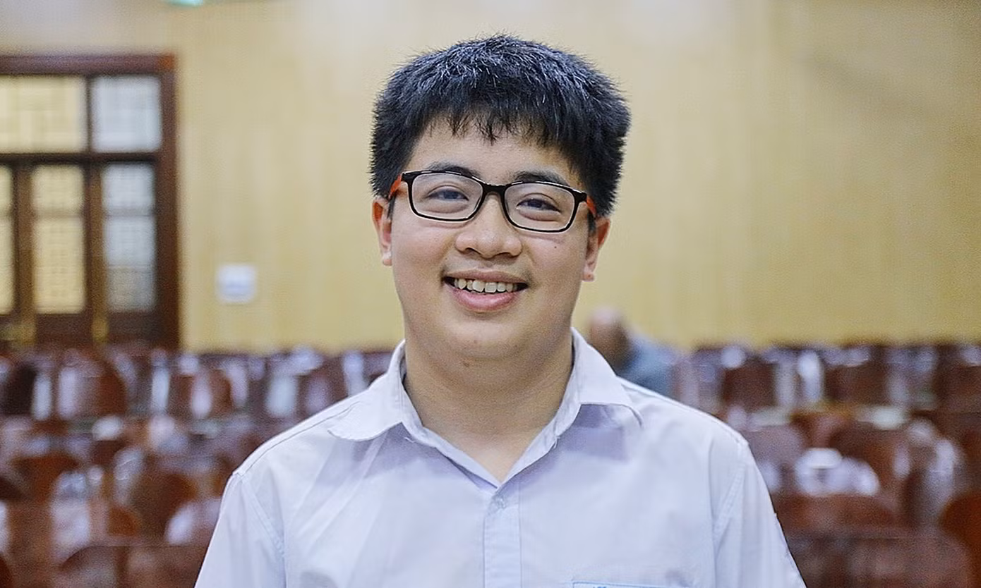 Ngô Quý Đăng (trường ĐH Khoa học Tự nhiên, ĐHQG Hà Nội) - giải Nhất kỳ thi Olympic sinh viên Toán.