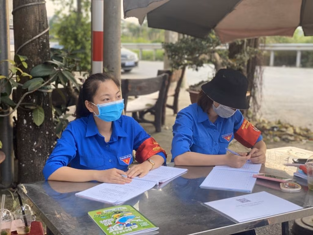 Thời gian qua thanh niên tình nguyện huyện Đông Anh tích cực tham gia công tác phòng, chống dịch. Thời gian qua thanh niên tình nguyện huyện Đông Anh tích cực tham gia công tác phòng, chống dịch