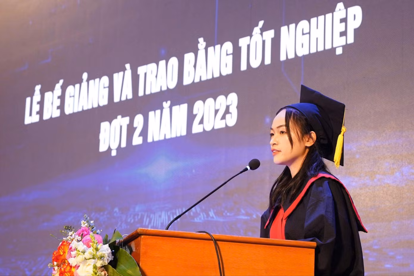 Hoàng Thị Hồng Nga thủ khoa đầu ra ngành Công nghệ Nông nghiệp - Trường ĐH Công nghệ (ĐHQG Hà Nội).