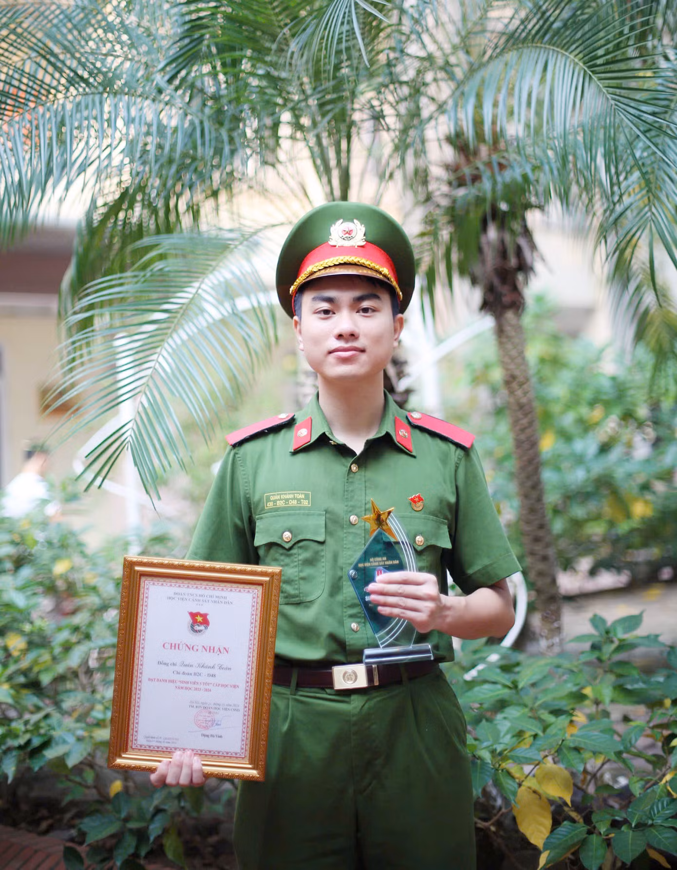 Thủ khoa tổ hợp C03 Hưng Yên và hành trình một năm ‘làm lại’ để khoác lên mình bộ quân phục Công an. Ảnh: NVCC