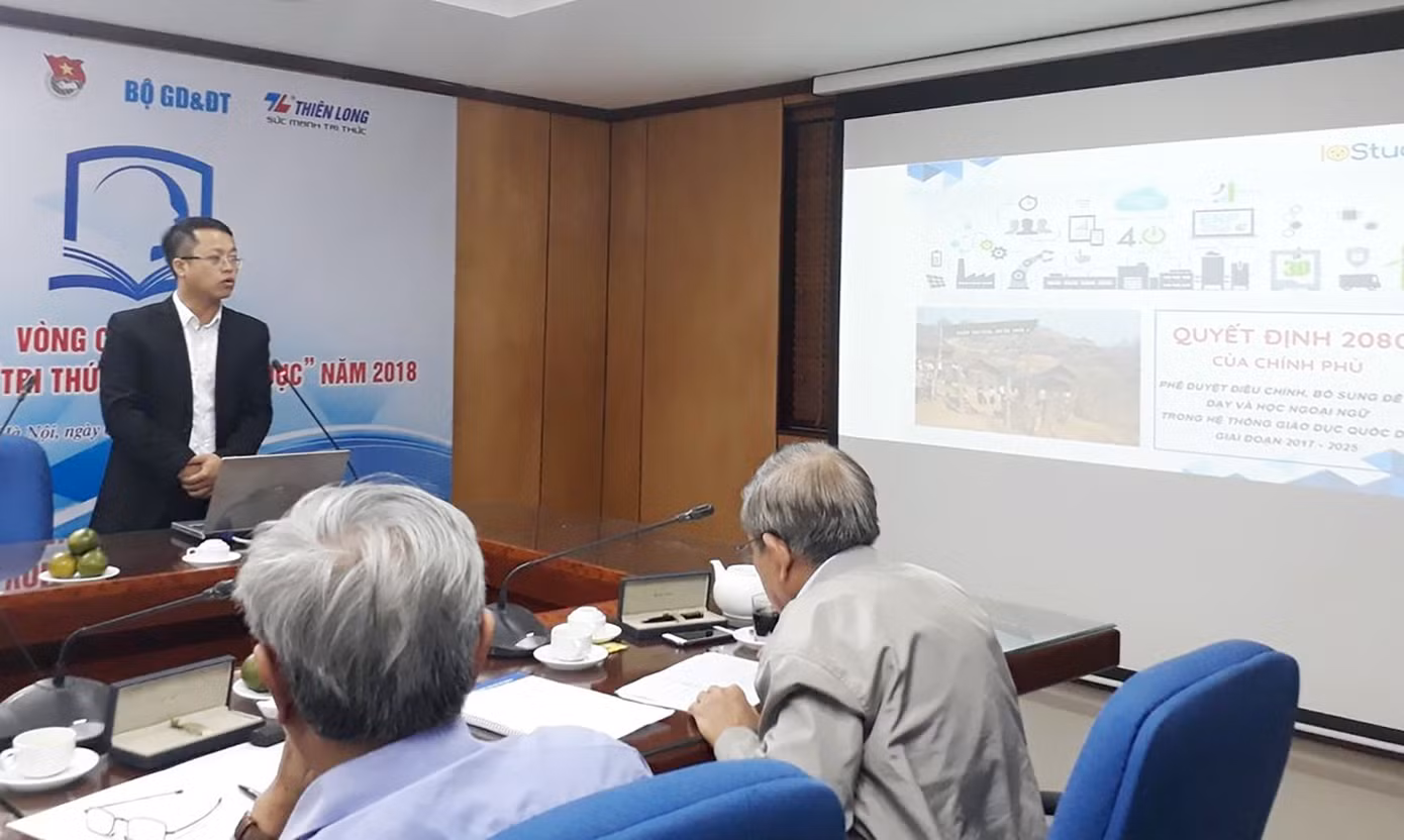 TS Lục Quang Tấn từng giành giải tại Cuộc thi 'Tri thức trẻ vì giáo dục năm 2028', do T.Ư Đoàn tổ chức.