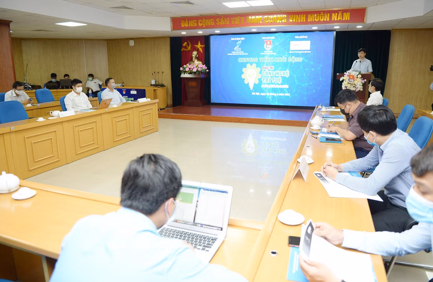 Cuộc thi “Công nghệ trí tuệ Student Chie-Tech” năm 2021, dành cho sinh viên Việt Nam đến từ các trường ĐH, CĐ trên toàn quốc.