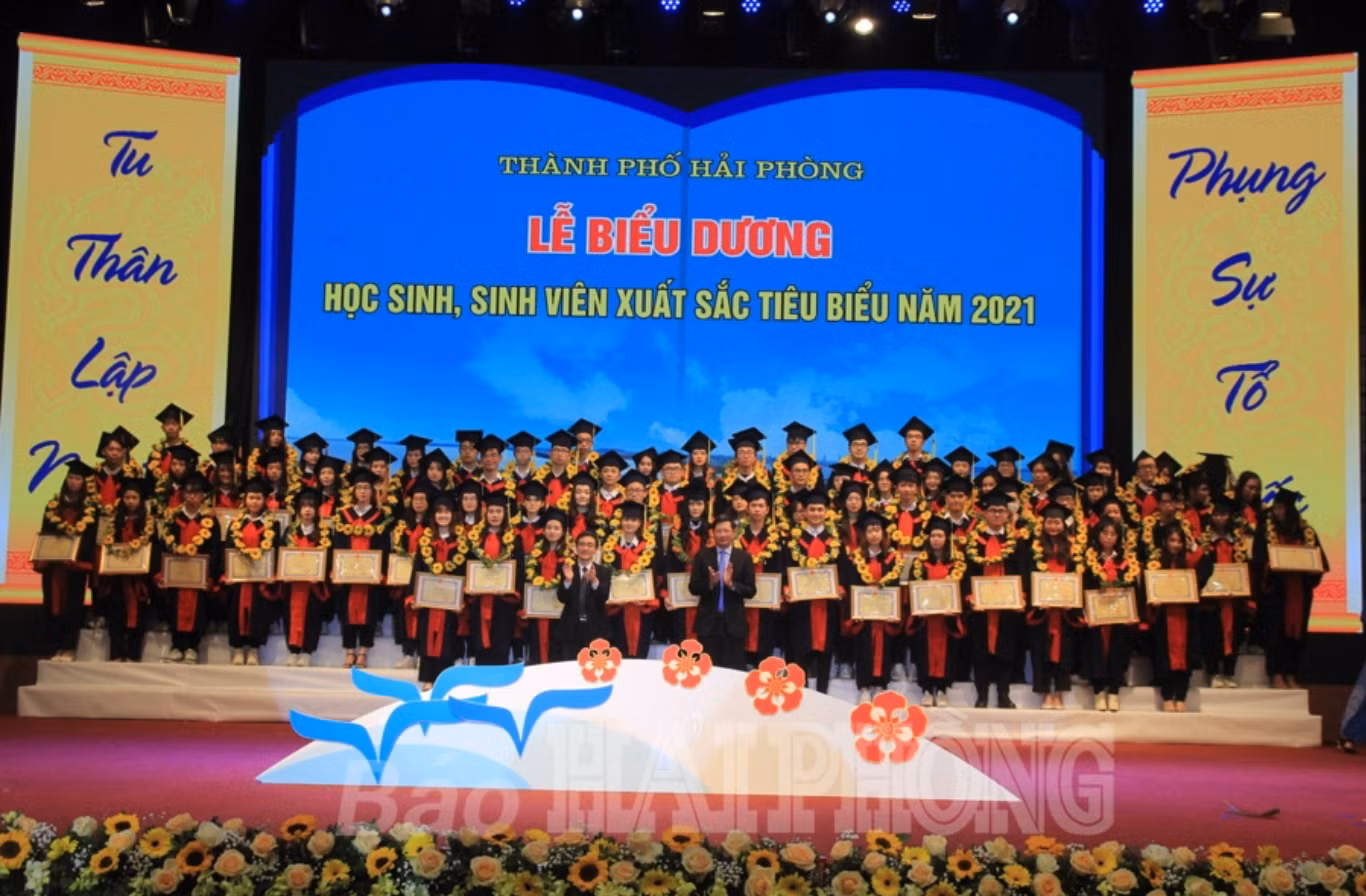 Tuyên dương 157 học sinh, sinh viên xuất sắc tiêu biểu TP. Hải Phòng ảnh 3 Tuyên dương 157 học sinh, sinh viên xuất sắc tiêu biểu TP. Hải Phòng ảnh 3