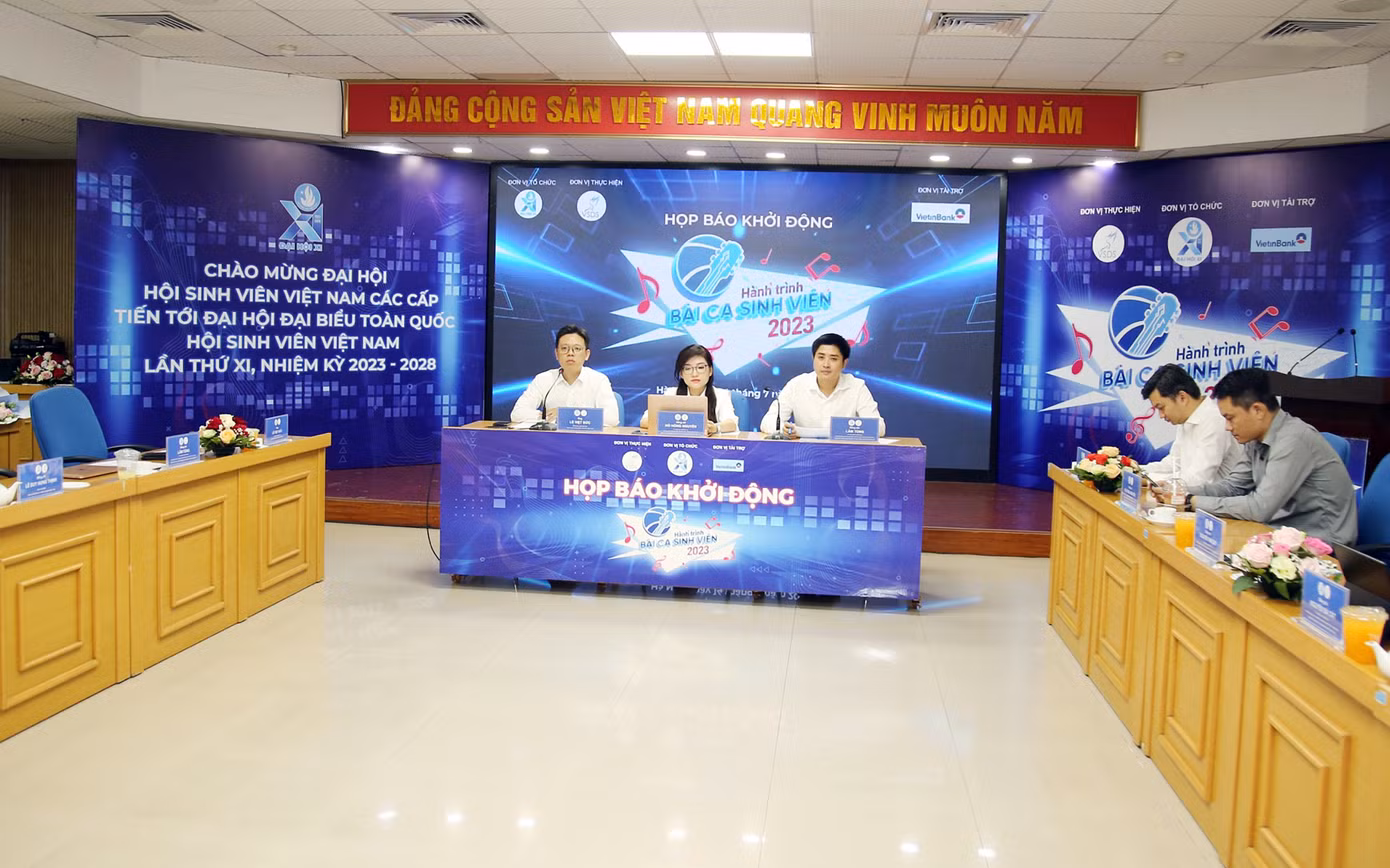 Ban Tổ chức thông tin tại chương trình. Ban Tổ chức thông tin tại chương trình.