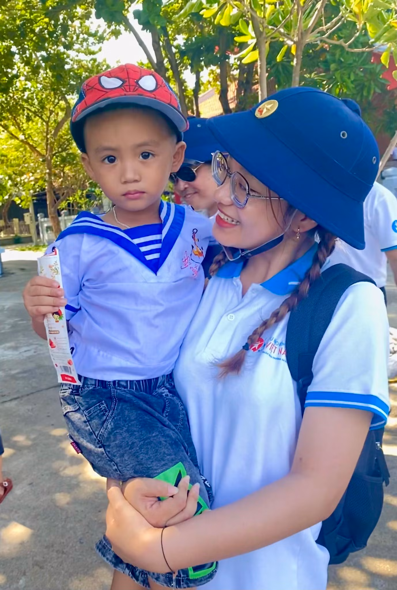 Hành trình của Thảo Nhi tại huyện đảo Trường Sa. Hành trình của Thảo Nhi tại huyện đảo Trường Sa.