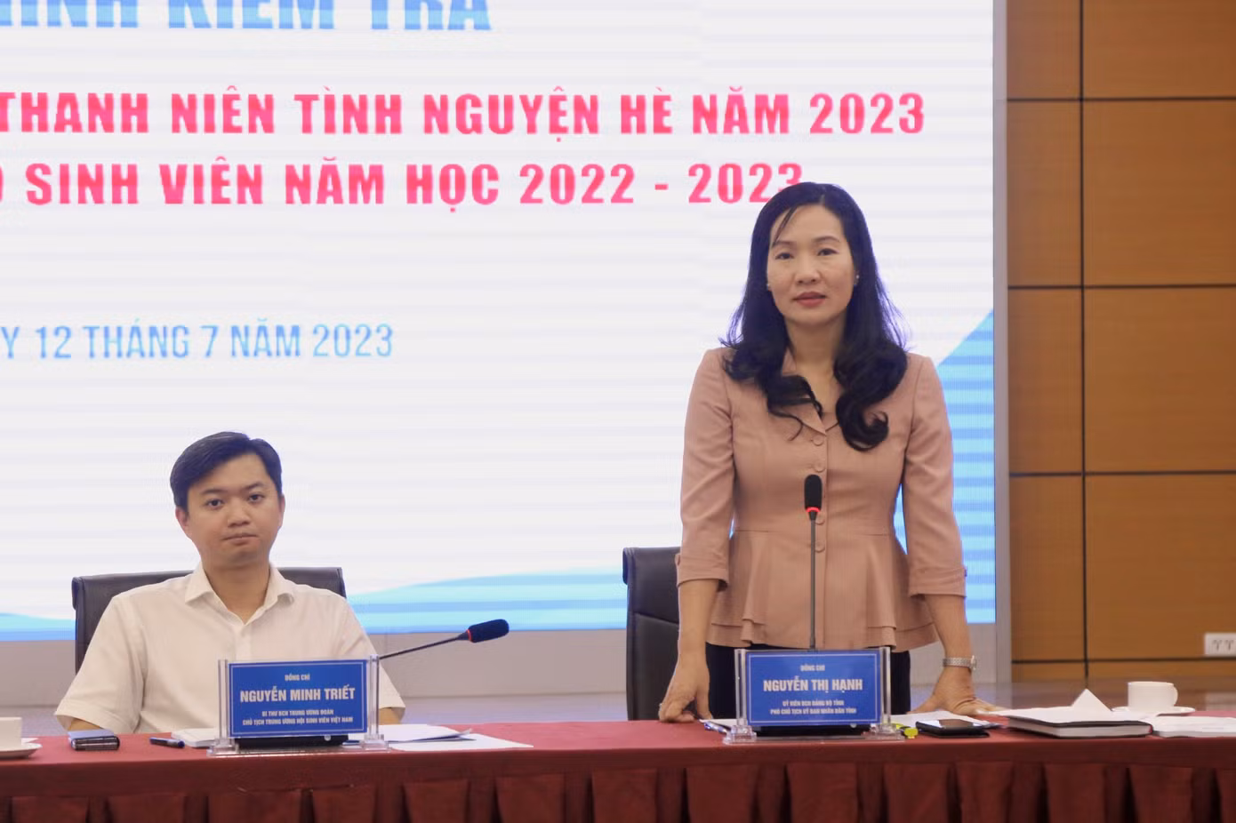 Phó Chủ tịch UBND tỉnh Quảng Ninh Nguyễn Thị Hạnh phát biểu tại Hội nghị.