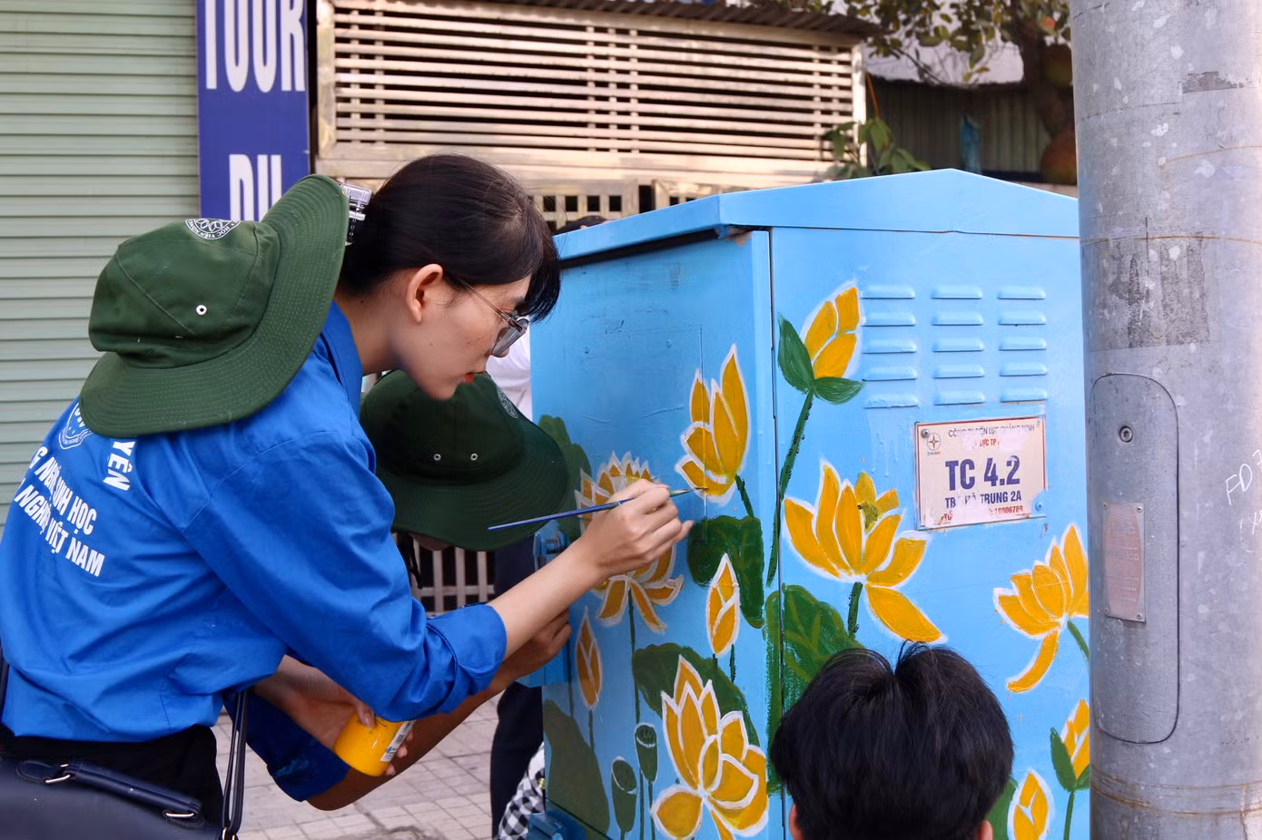 Sinh viên tình nguyện tham gia Chiến dịch Thanh niên tình nguyện Hè năm 2023, tại tỉnh Quảng Ninh.