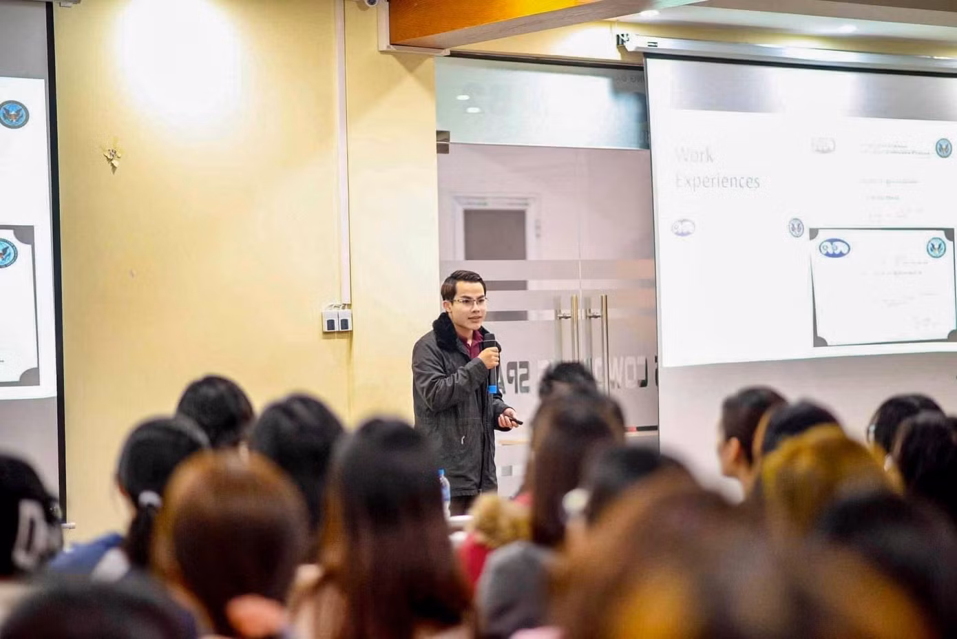 Phong chia sẻ về kỹ năng tiếng anh cho sinh viên trường ĐH Hà nội.
