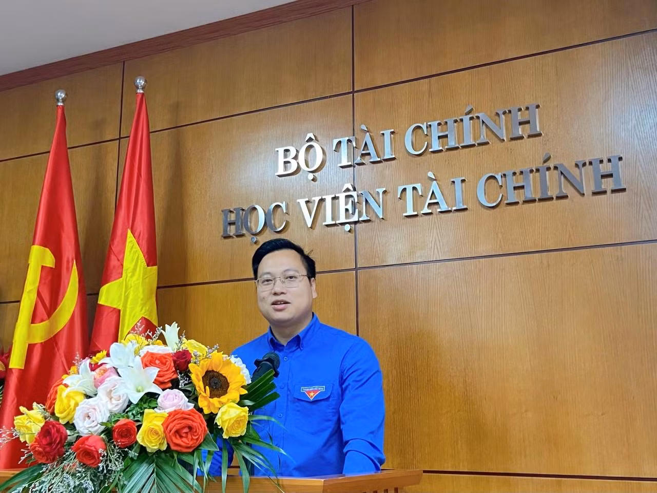 Anh Trần Quang Hưng, Phó Bí thư Thành Đoàn, Chủ tịch Hội Sinh viên TP. Hà Nội phát biểu khai mạc diễn đàn.