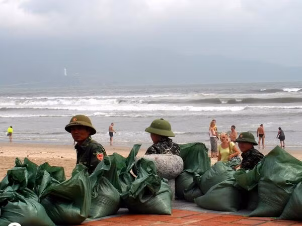 Bộ đội sẵn sàng tinh thần đón bão
