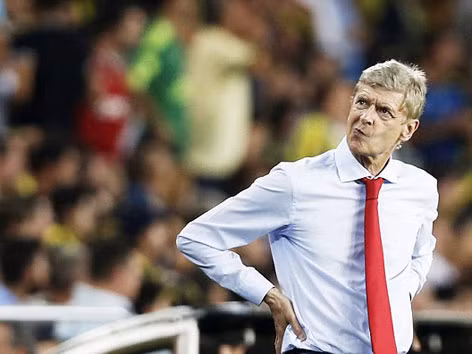Wenger vẫn kiên trì với chính sách thắt lưng buộc bụng bất chấp sự chỉ trích. Ảnh: EPA