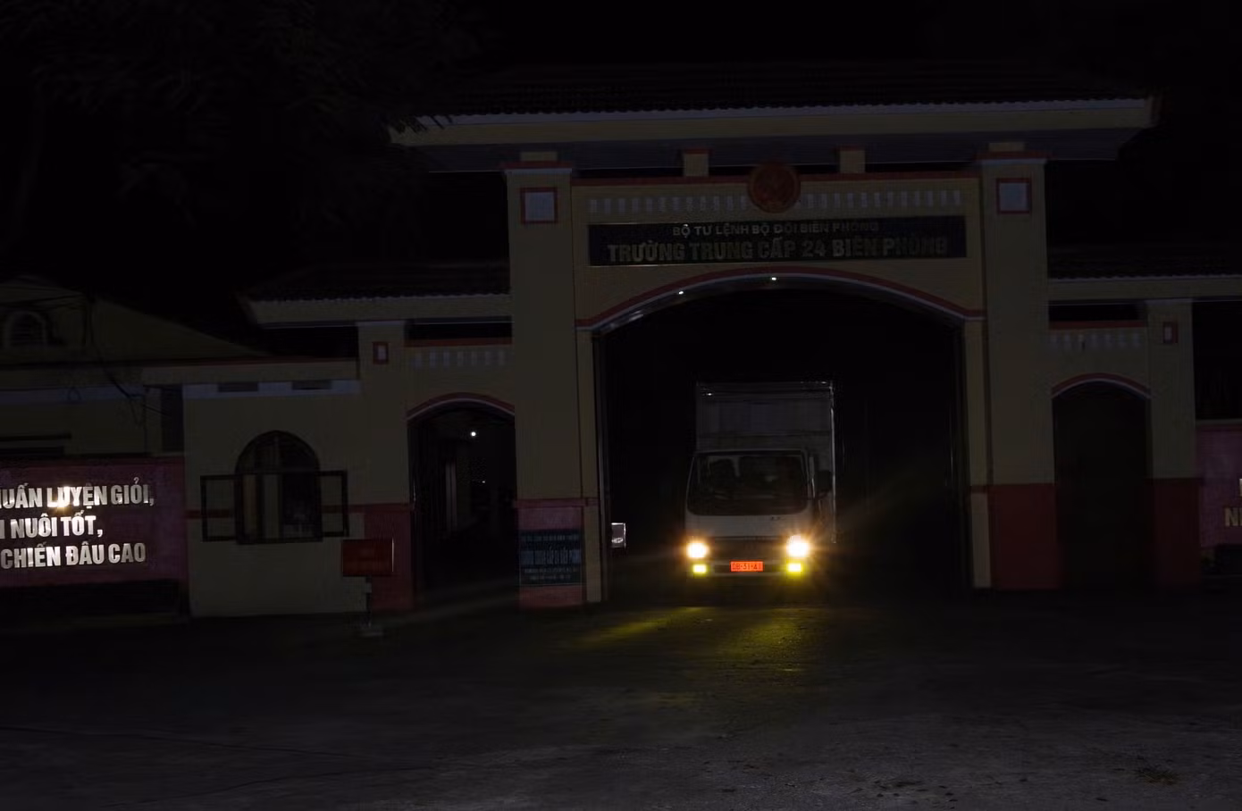 Tính đến ngày 17/9, vụ sạt lở đất tại thôn Nậm Tông (xã Nậm Lúc, huyện Bắc Hà, tỉnh Lào Cai) đã cuốn trôi 10 ngôi nhà, làm 18 người bị vùi lấp, lực lượng chức năng đã tìm thấy 11 thi thể, 7 người còn mất tích.