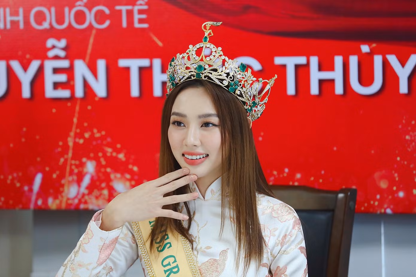 Cô nàng không khỏi xúc động khi được về nhà và trải qua chặng đường vô cùng gian nan vì ảnh hưởng của dịch bệnh. Cô nàng không khỏi xúc động khi được về nhà và trải qua chặng đường vô cùng gian nan vì ảnh hưởng của dịch bệnh.
