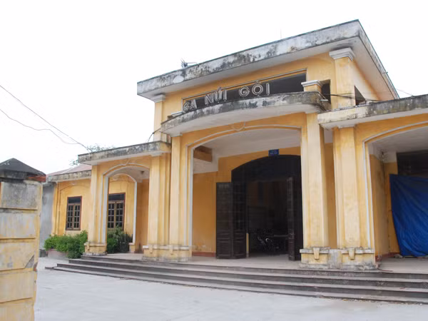 Vắng vẻ ga xép