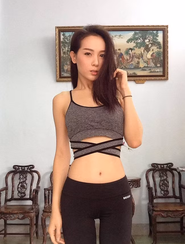 Nhan sắc ngoài đời thực của tân Hoa hậu chuyển giới Thái Lan ảnh 5