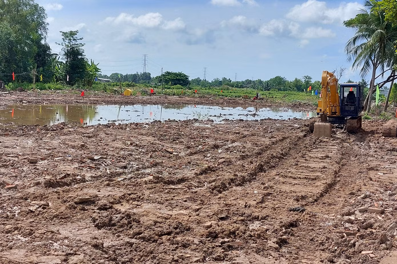 Một đoạn cao tốc Châu Đốc - Cần Thơ - Sóc Trăng đi qua địa bàn huyện Mỹ Xuyên, tỉnh Sóc Trăng.