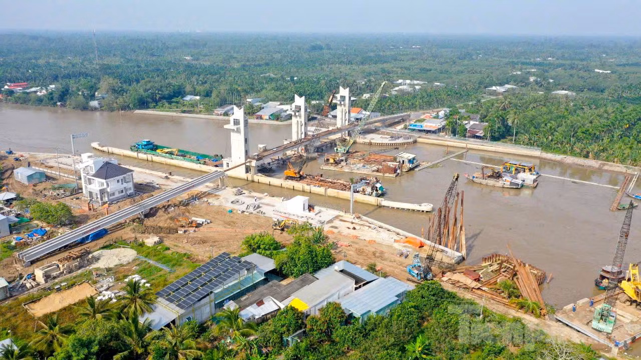 Theo Ban Quản lý đầu tư và xây dựng thủy lợi 10, cống âu Rạch Mọp khi đi vào vận hành sẽ giảm thiểu ảnh hưởng do hạn mặn gây ra và tạo nguồn hỗ trợ cấp nước ngọt ứng phó các đợt mặn lên cao trên sông Hậu cho diện tích tự nhiên trên 36.000ha trên địa bàn huyện Kế Sách, Châu Thành (tỉnh Sóc Trăng) và TP. Ngã Bảy (tỉnh Hậu Giang), giúp tăng khả năng luân chuyển dòng chảy, nâng cao hiệu quả tháo chua, rửa phèn và tiêu thoát nước môi trường trong vùng dự án.