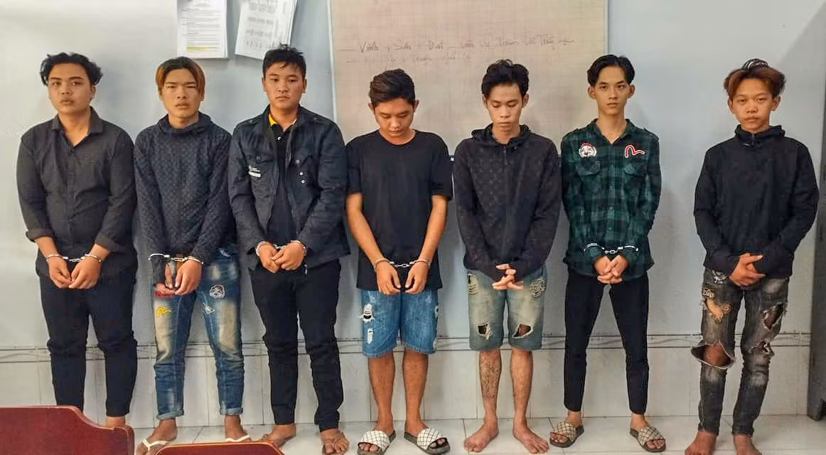 Nhóm đối tượng có liên quan đến vụ cướp tại cơ quan công an. Nhóm đối tượng có liên quan đến vụ cướp tại cơ quan công an.