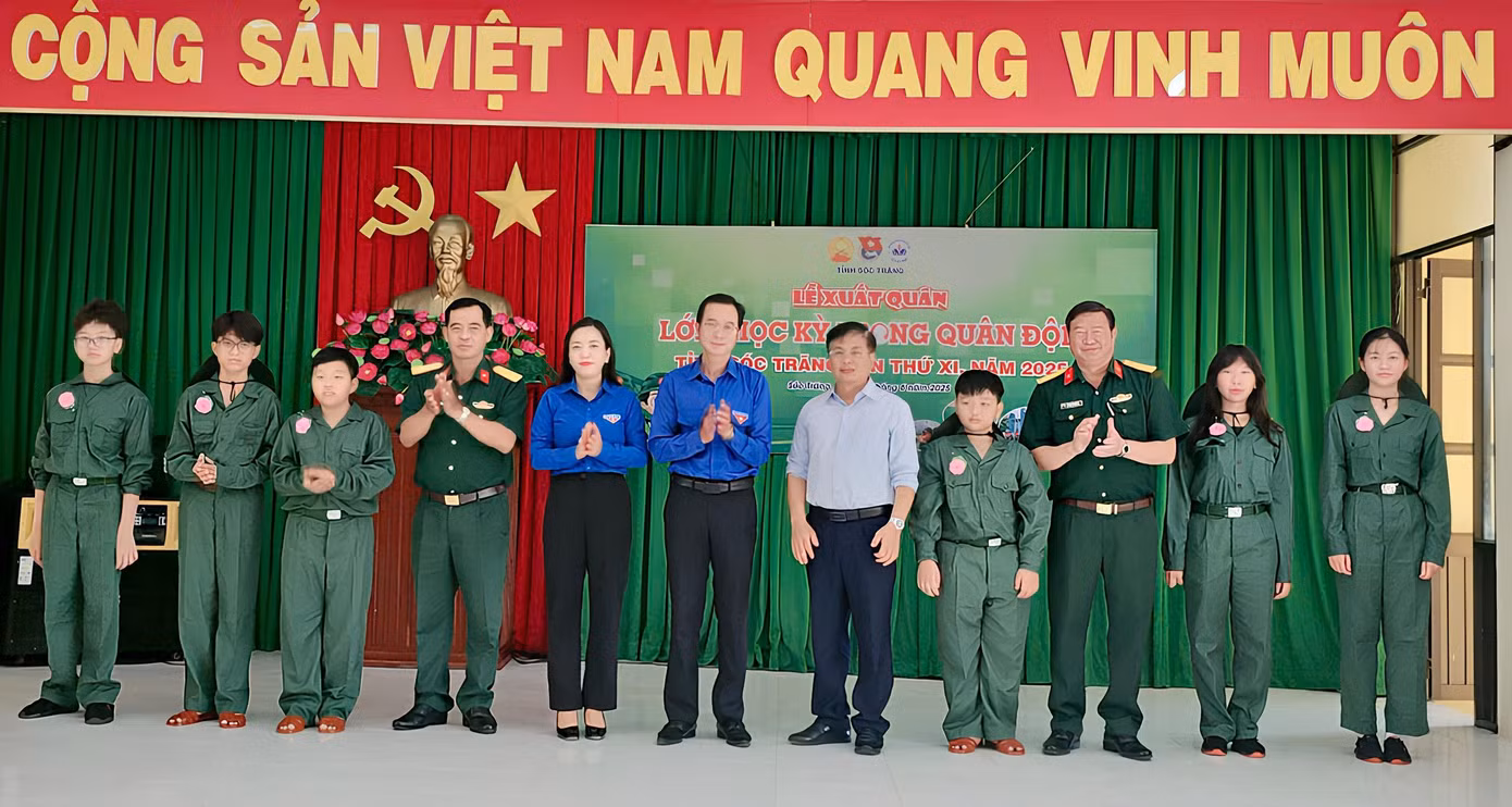 Lễ xuất quân lớp “Học kỳ trong quân đội” lần thứ XI, năm 2025. Lễ xuất quân lớp “Học kỳ trong quân đội” lần thứ XI, năm 2025.
