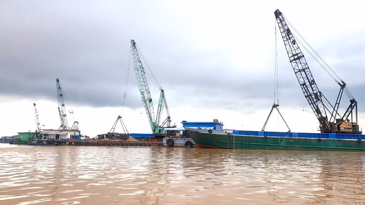 Sóc Trăng cấp phép khai thác cát sông Hậu phục vụ Dự án đường cao tốc Châu Đốc - Cần Thơ - Sóc Trăng, thành phần 4.