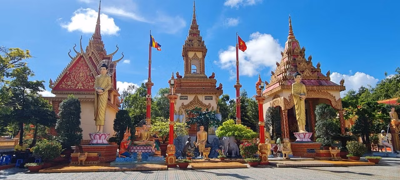 Thượng tọa Dương Quân, trụ trì chùa Xiêm Cán cho biết chùa vinh dự khi được công nhận là điểm du lịch tiêu biểu Đồng bằng sông Cửu Long.