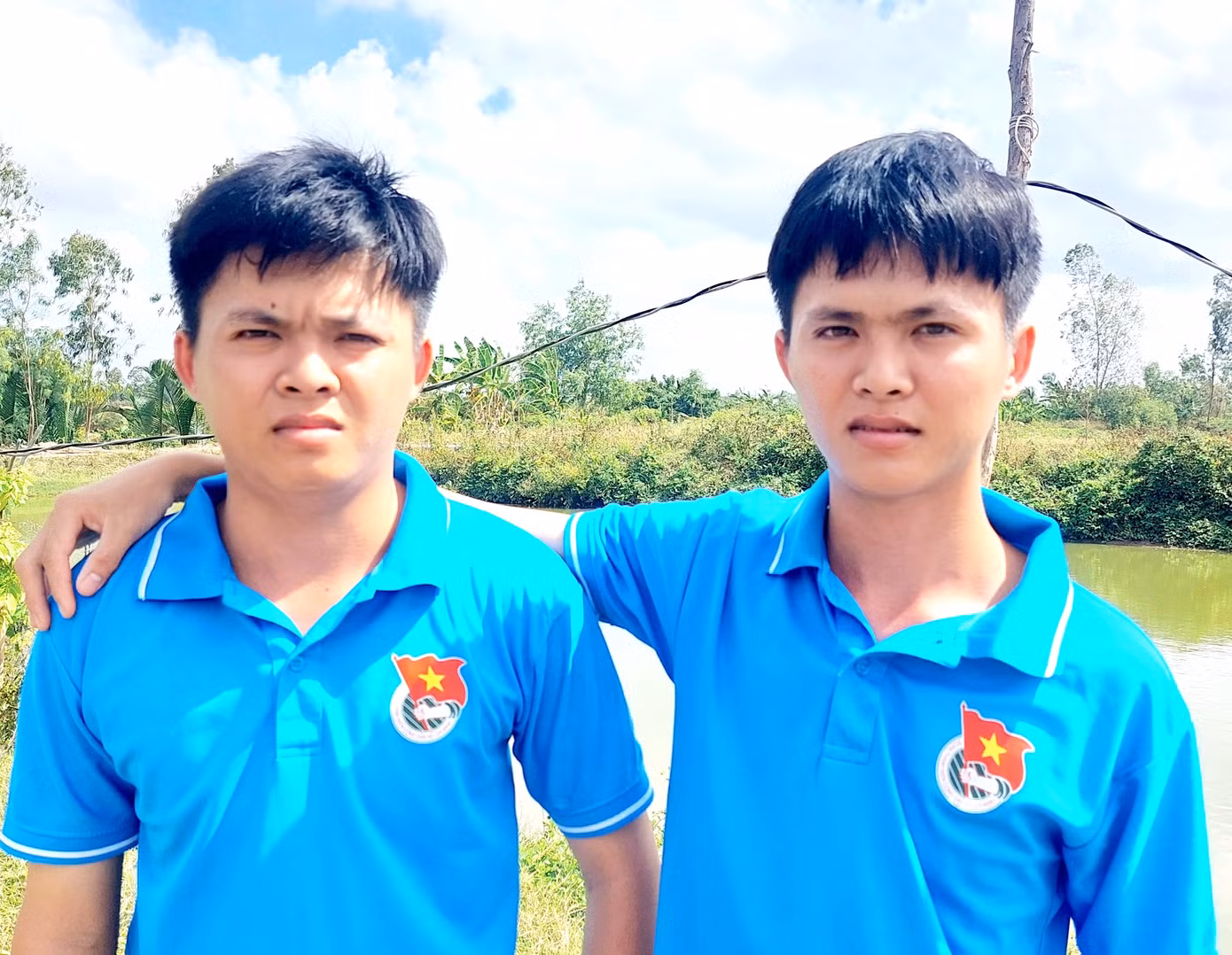 Hai anh em Nhật (trái) và Phú (phải). Hai anh em Nhật (trái) và Phú (phải).
