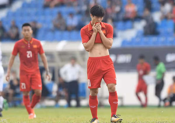 Thua trắng Thái Lan 3 bàn, U22 Việt Nam chia tay SEA Games 29 ảnh 13