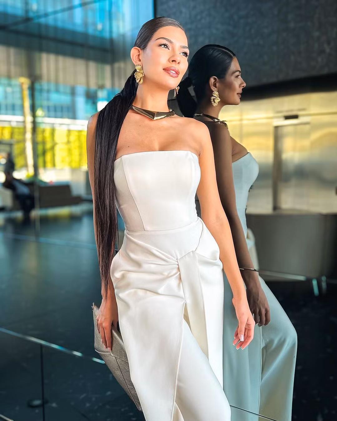 Nhiều khán giả nhận xét ê-kíp Miss Universe chưa tìm được định hướng hình ảnh đúng đắn cho Sheynnis khiến cô liên tục bị chê bai.