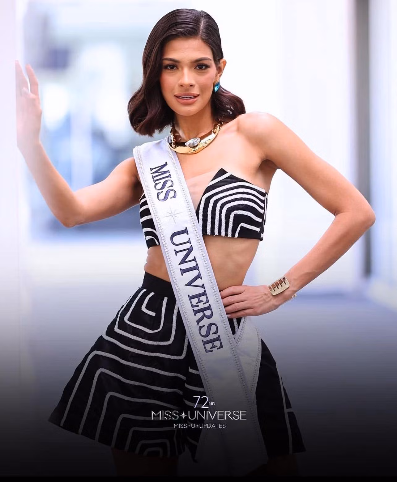 Tuy nhiên, việc cô giành danh hiệu Miss Grand Slam 2023 vẫn gây tranh cãi. Nhiều người cho rằng phong độ nhan sắc của Sheynnis không ổn định. Tại nhiều sự kiện, gương mặt của cô bị chê bai vì lộ vẻ già nua. Ngay trong ngày đầu tiên sau khi đăng quang, Sheynnis Palacios để lộ làn da không mịn màng khiến nhan sắc của cô bị nhận xét có phần nam tính.